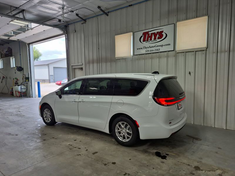 2025 Chrysler Pacifica SelectImage 20