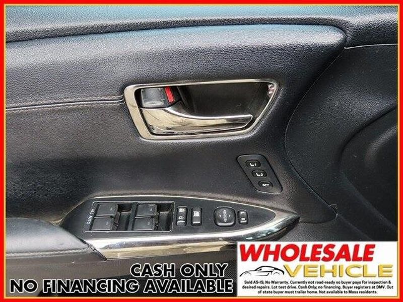 2014 Toyota Avalon LimitedImage 12