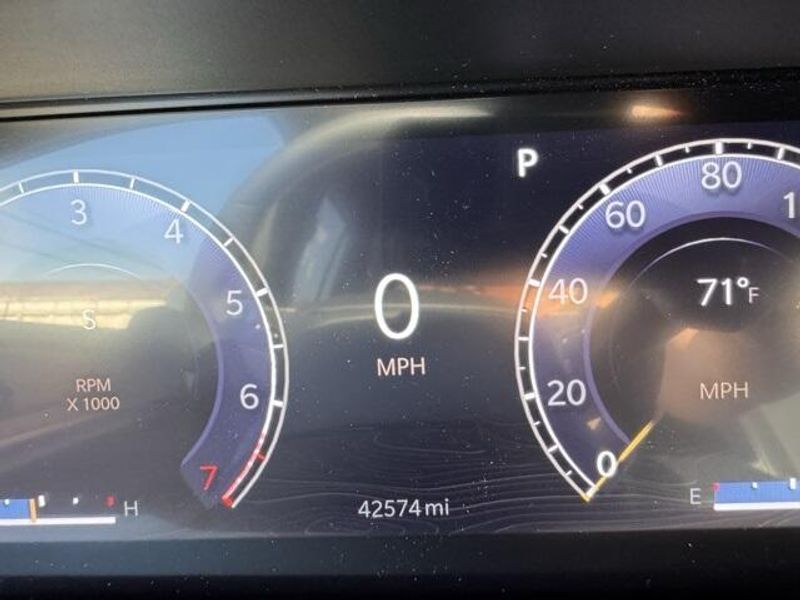 Used 2024 Jeep Grand Cherokee L Altitude XImage 19