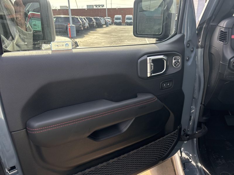 New 2026 Jeep Wrangler 4-door Rubicon XImage 12