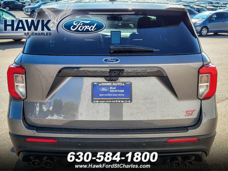 2022 Ford Explorer ST photo 4