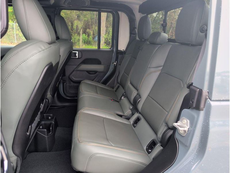 New 2025 Jeep Gladiator Mojave 4x4Image 30