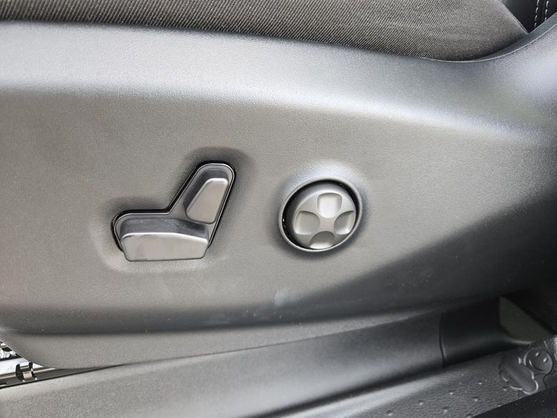 New 2026 Chrysler Pacifica Select FWD