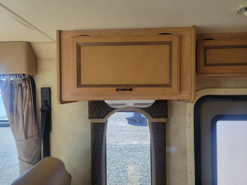 Used 2012 THOR M-32A  FORD Image 28