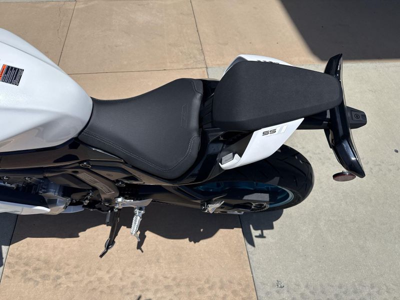 2025 CFMOTO 675SS Image 11