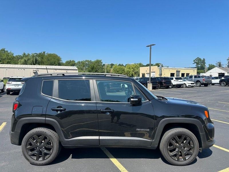 2022 Jeep Renegade Altitude photo 4