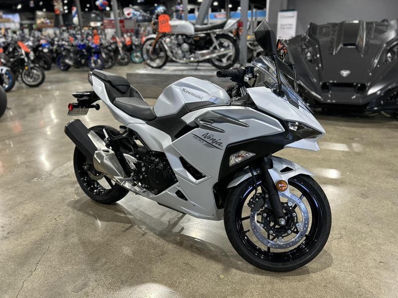 Used 2025 Kawasaki NINJA 500 ABS Image 1