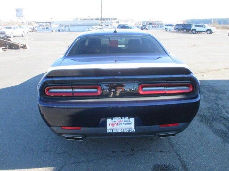 2015 Dodge Challenger R/T PlusImage 8