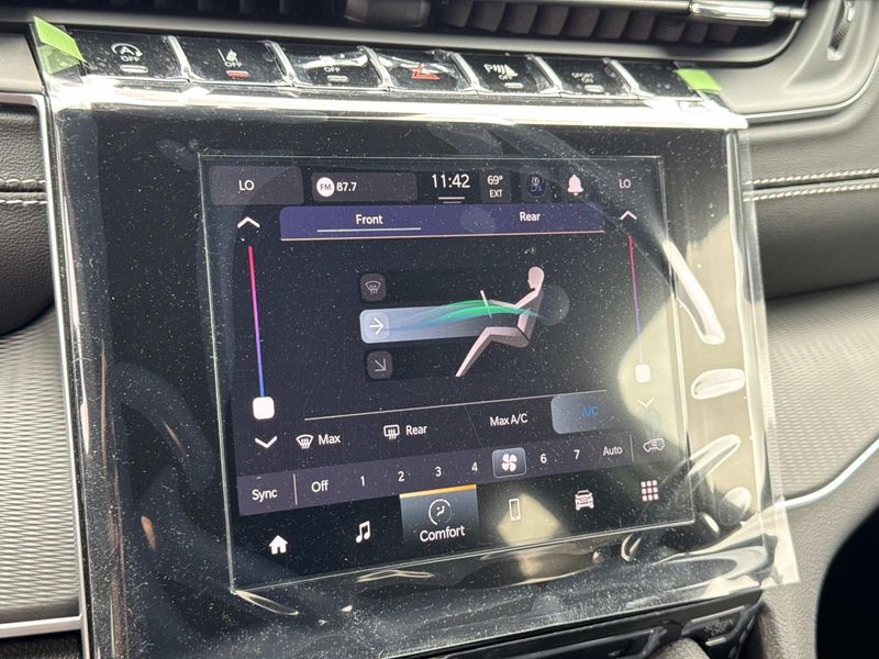 New 2026 Jeep Grand Cherokee L Laredo 4x2