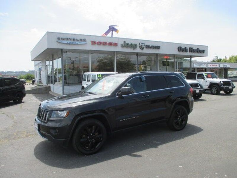 2012 Jeep Grand Cherokee Laredo AltitudeImage 1