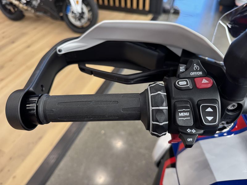 2025 BMW R 1300 GS - TROPHY - RACING BLUE METALLIC 