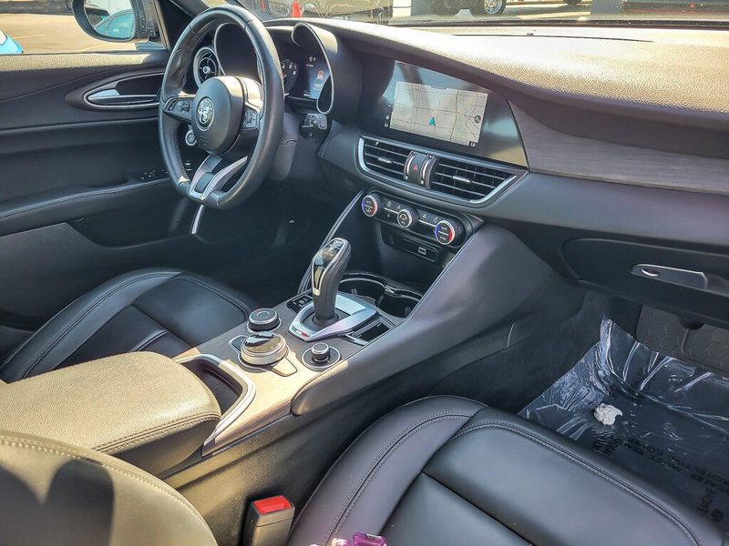 2022 Alfa Romeo Giulia Ti photo 23