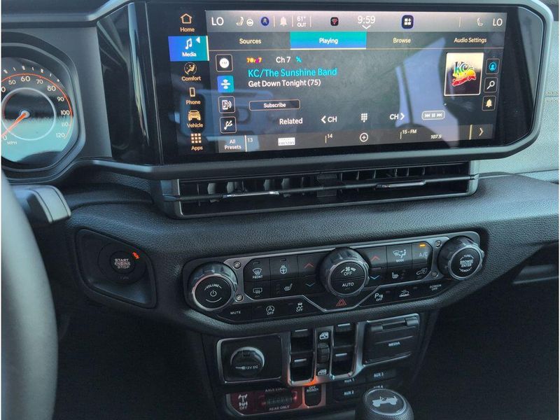 Used 2024 Jeep Wrangler WillysImage 13