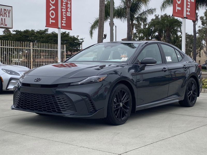 New 2025 Toyota Camry SEImage 6