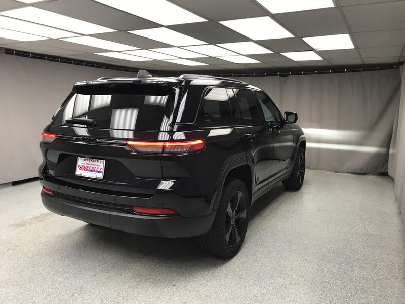 Used 2024 Jeep Grand Cherokee LimitedImage 22