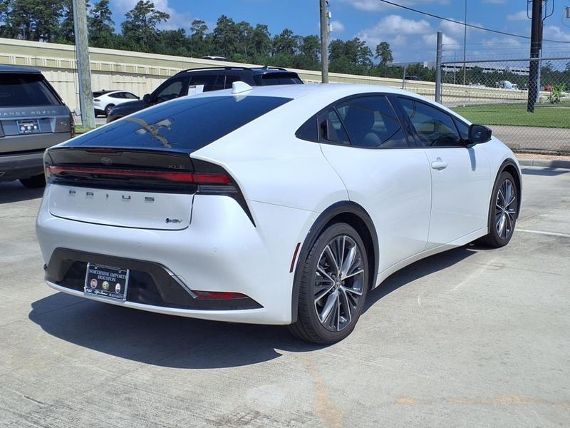 2023 Toyota Prius XLEImage 2