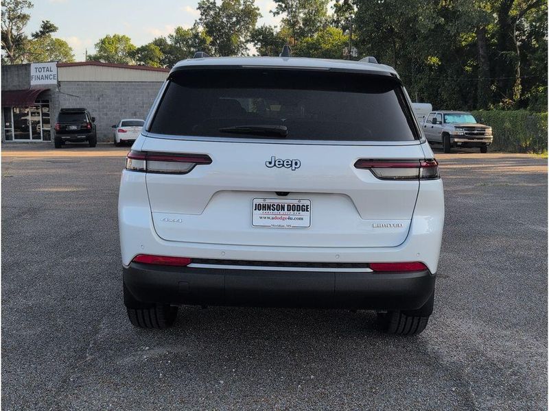 New 2026 Jeep Grand Cherokee L Limited 4x4Image 4