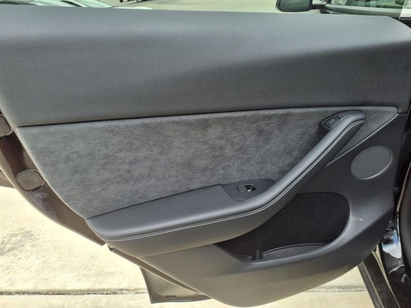 2023 Tesla Model Y Long RangeImage 15