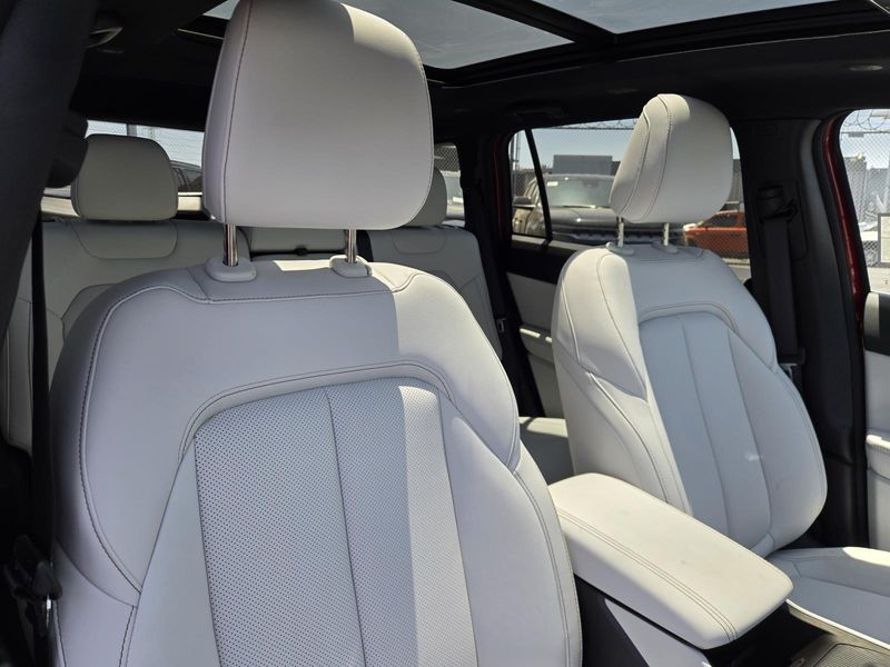 New 2026 Jeep Cherokee Limited 4x4