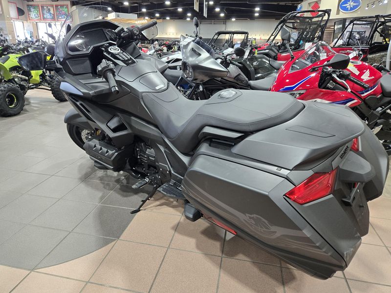 New 2025 Honda GOLD WING DCT 50TH ANNIVERSARY MATTE BLACK METALLIC Image 4