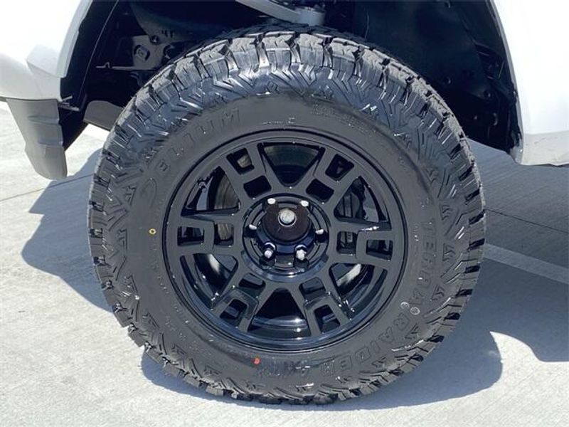 2017 Toyota Tacoma SR5Image 10