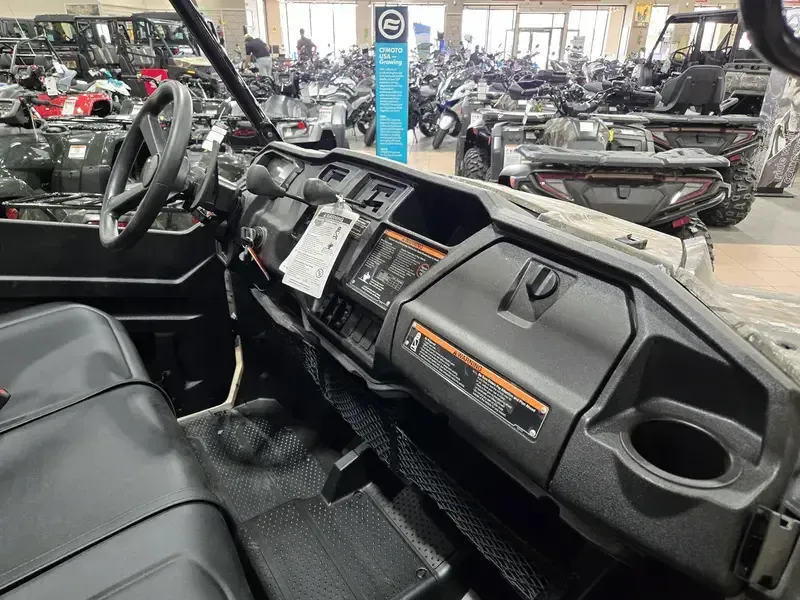 2025 Honda PIONEER 10006 CREW DELUXE Image 10
