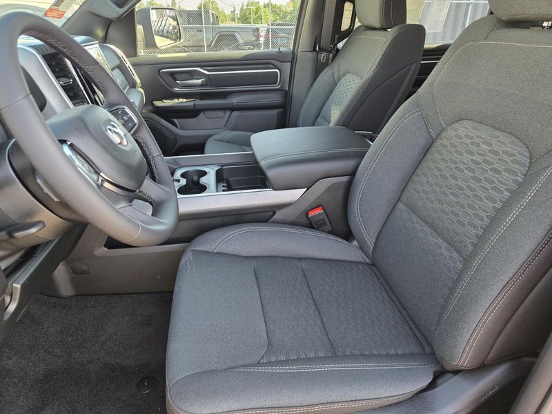 New 2026 RAM 1500 Big Horn Crew Cab 4x2 5'7' Box