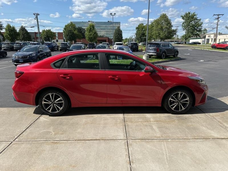 2022 Kia Forte LXSImage 4