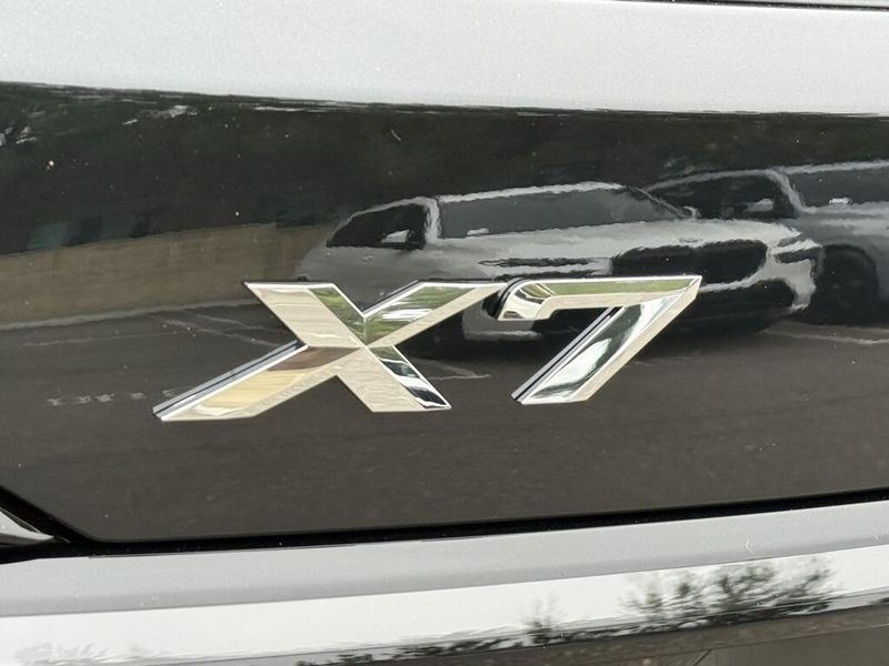 2026 BMW X7 xDrive40iImage 13