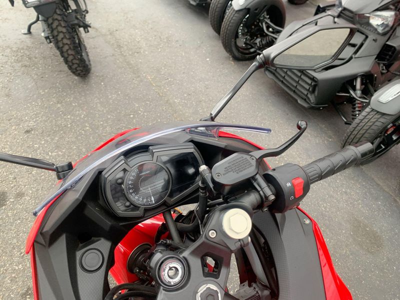 Used 2021 Kawasaki Ninja 400 Base Image 13