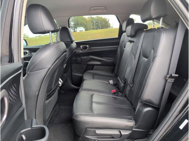 Used 2023 Kia Sorento SImage 28