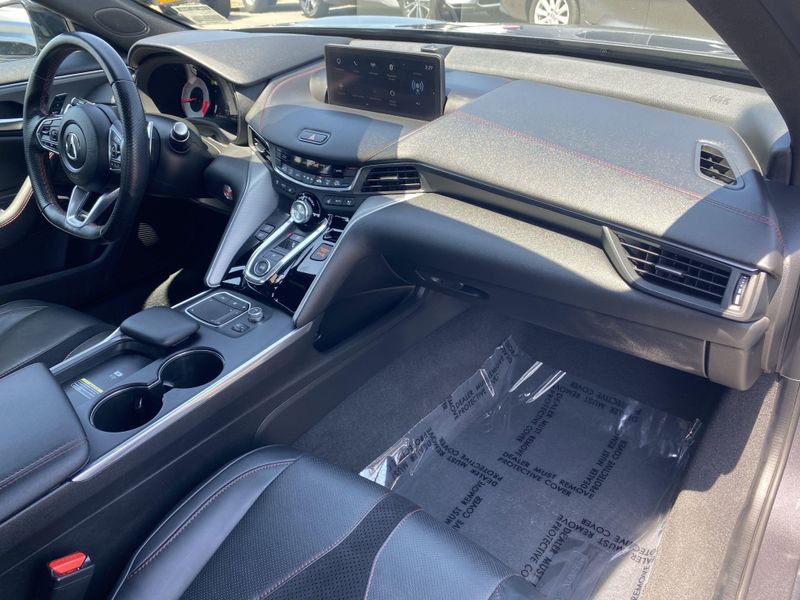 Used 2022 Acura TLX A-Spec PackageImage 9
