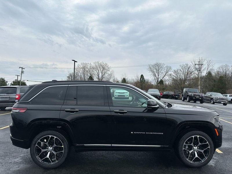 2025 Jeep Grand Cherokee Summit Reserve 4x4Image 7