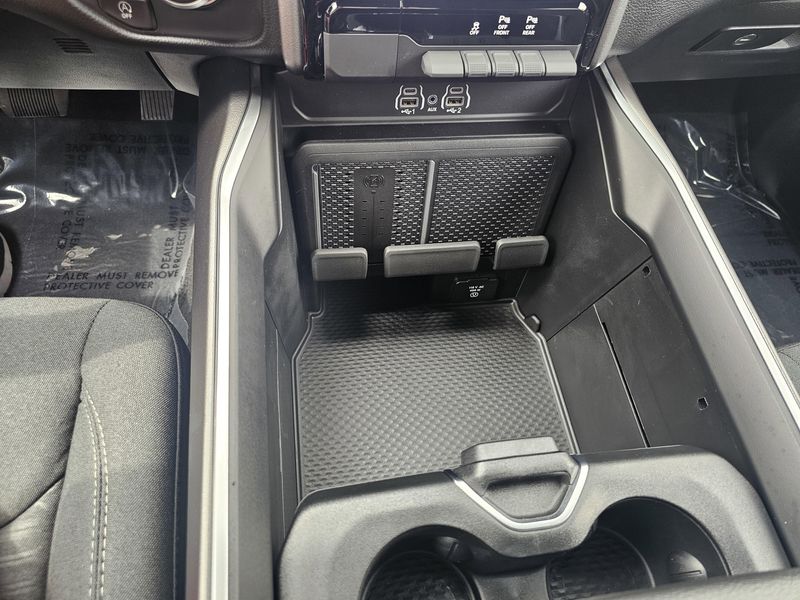 2025 RAM 1500 Big HornImage 23