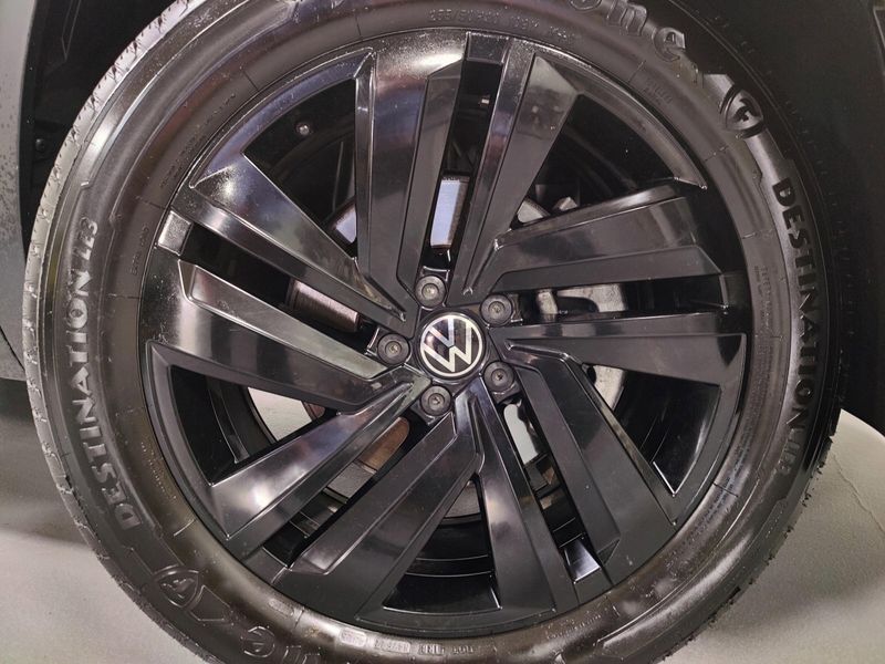 Used 2023 Volkswagen Atlas Cross Sport AWD V6 SE w/TechnologyImage 7