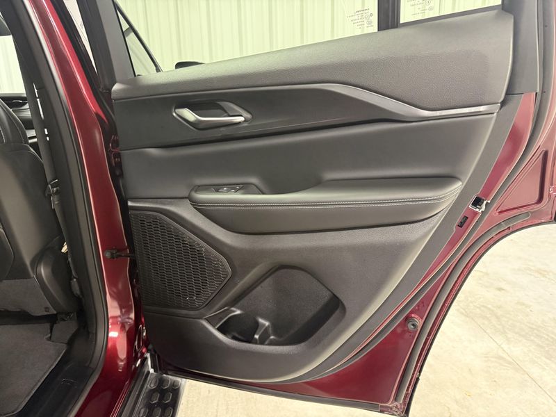 Used 2024 Jeep Grand Cherokee AltitudeImage 10