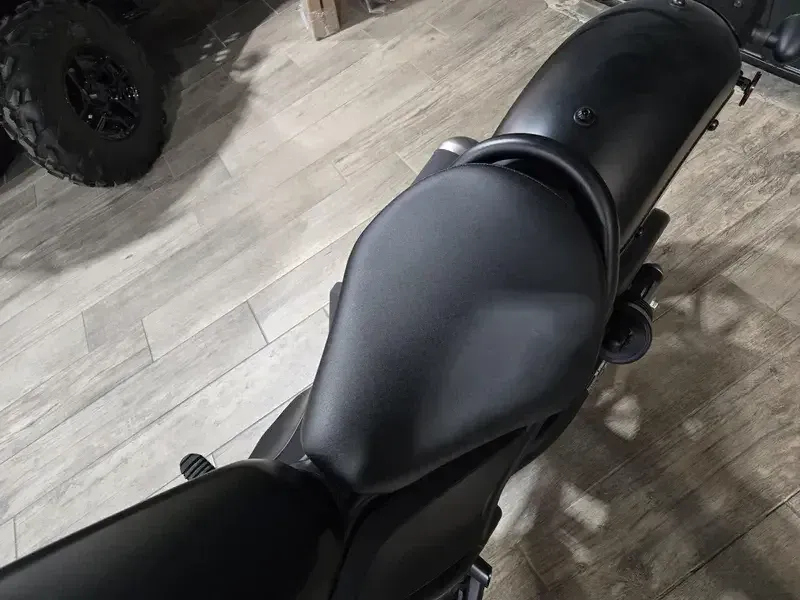 2025 Honda REBEL 300 MATTE BLACK METALLIC Image 9
