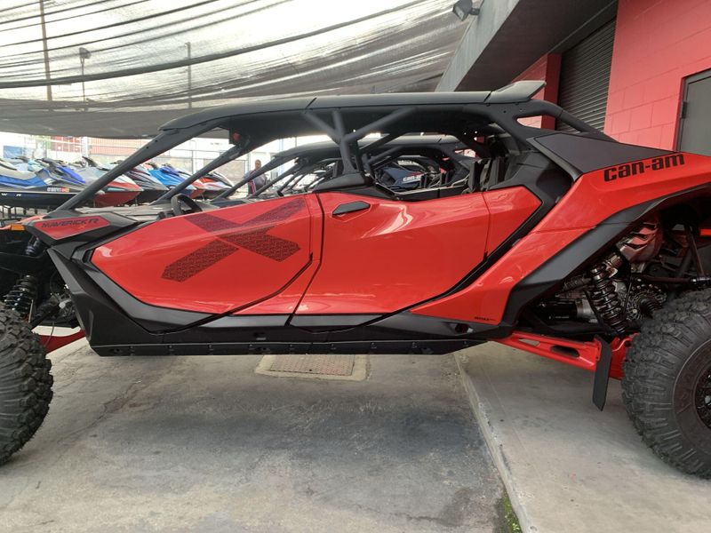 New 2025 Can-Am MAVERICK R MAX X 999T DCT Image 12