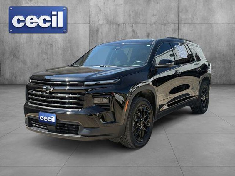Used 2026 Chevrolet Traverse LT
