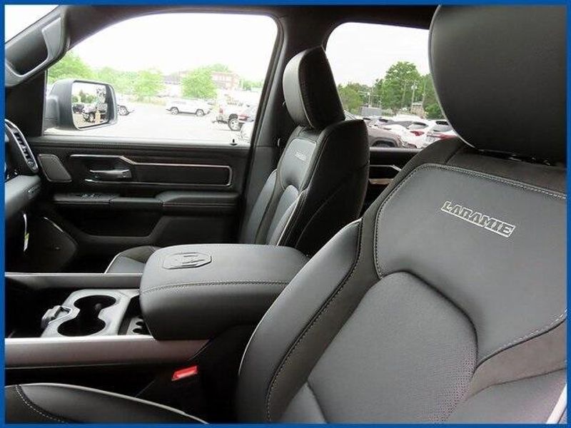 2025 RAM 1500 LaramieImage 13