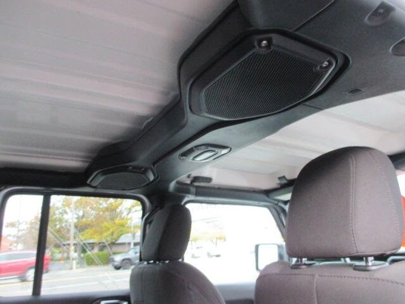 Used 2023 Jeep Gladiator OverlandImage 27