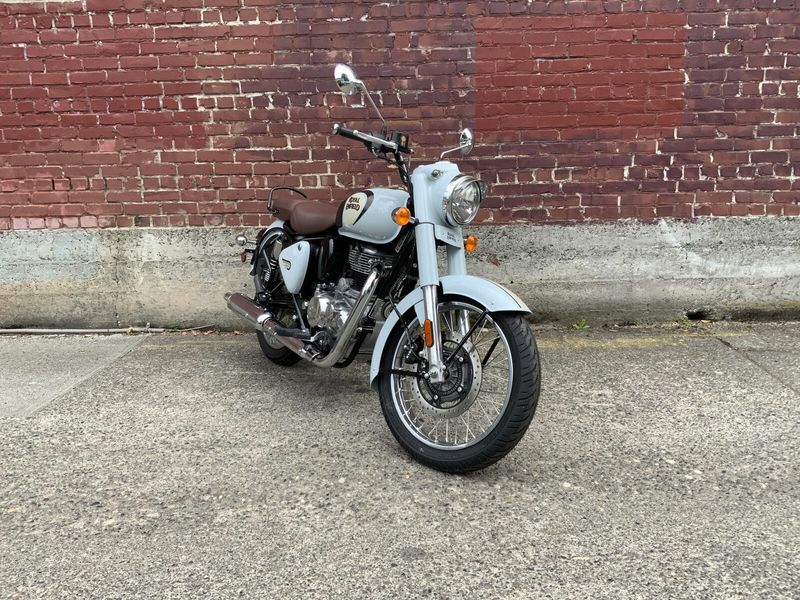 New 2024 Royal Enfield CLASSIC 350 