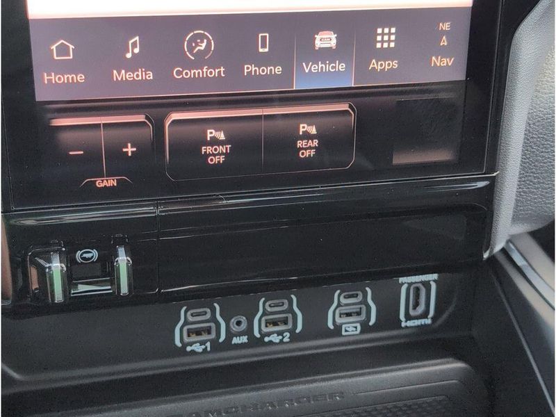 New 2025 RAM 1500 Laramie Crew Cab 4x4 5