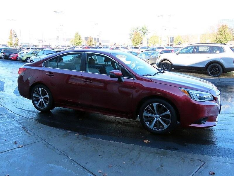 2017 Subaru Legacy 2.5iImage 3