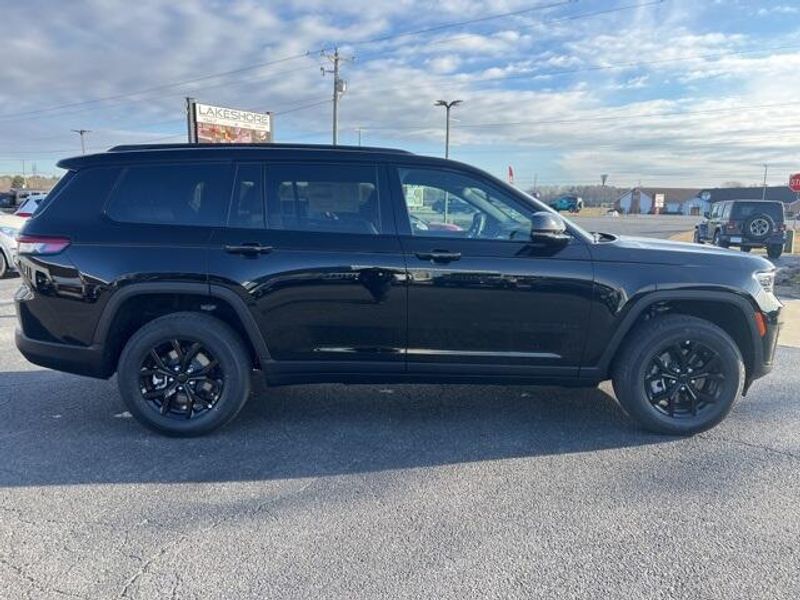 2025 Jeep Grand Cherokee L Altitude X 4x4Image 8