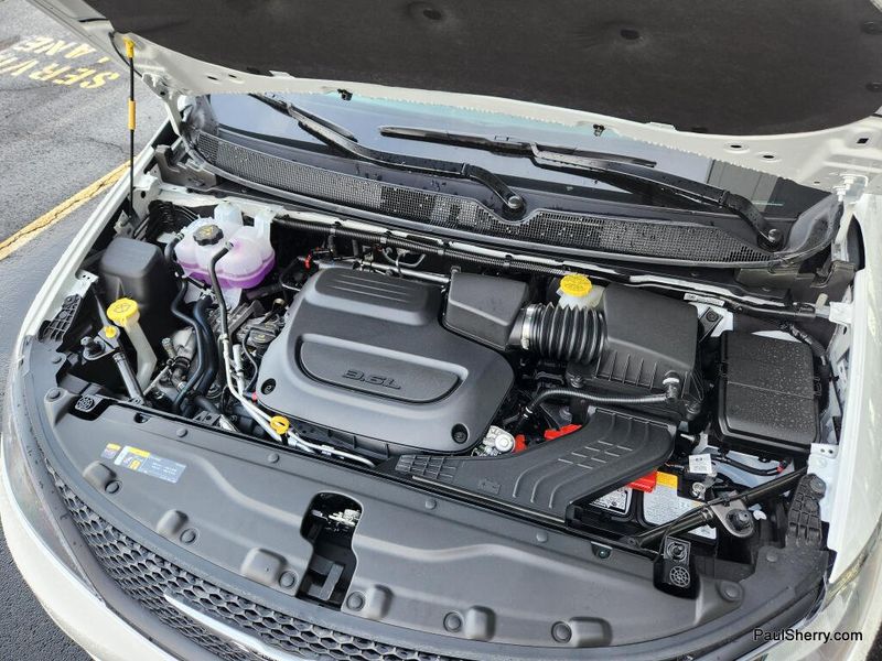 New 2026 Chrysler Voyager Lx