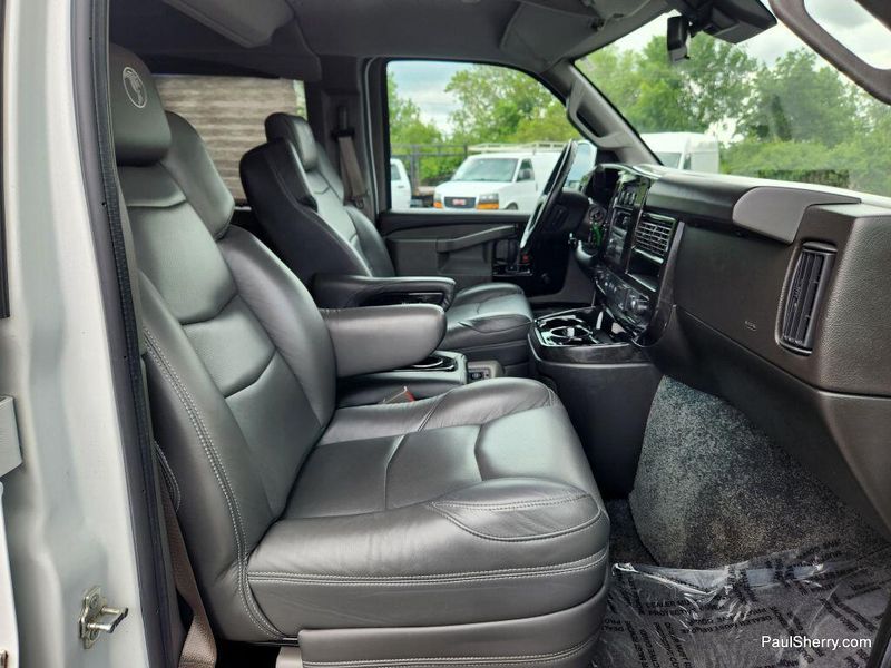 2022 Chevrolet Express Cargo Image 30