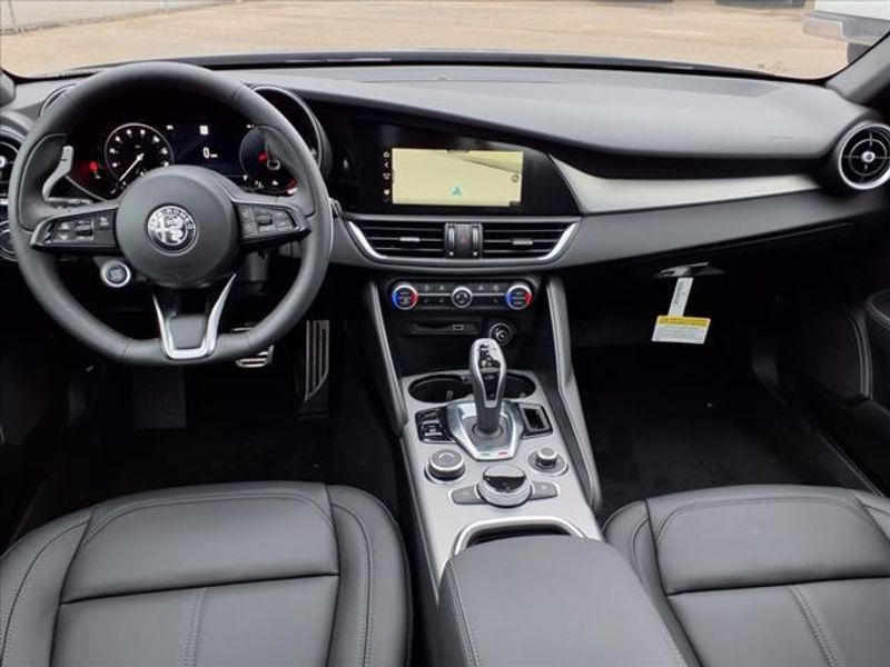 2025 Alfa Romeo Giulia RwdImage 14