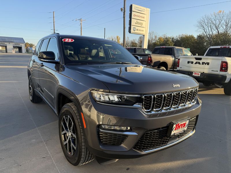 New 2025 Jeep Grand Cherokee Limited 4x4Image 40