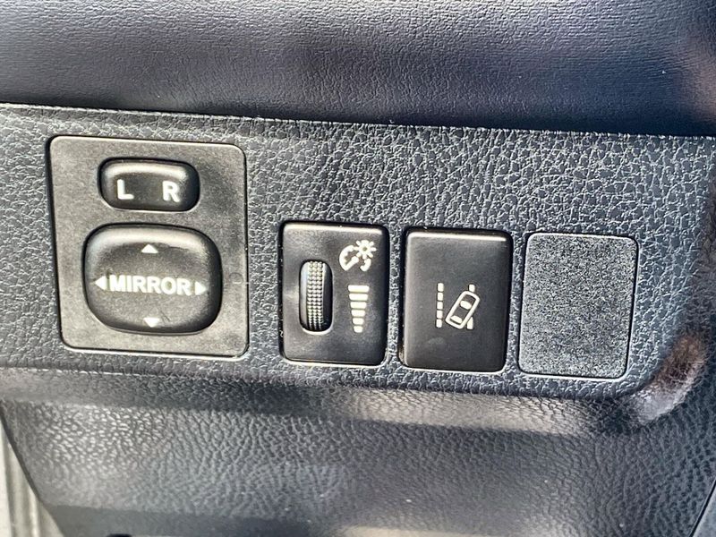 Used 2018 Toyota RAV4 XLEImage 17